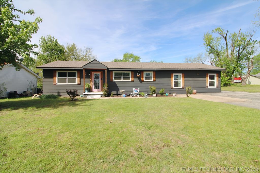 710 S 5th Street, Morris, OK 74445