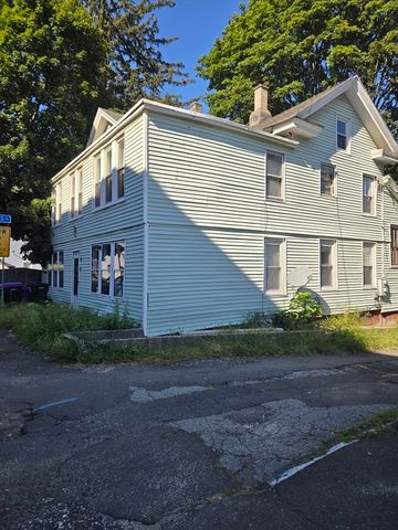 12 School St, Holyoke, MA 01040