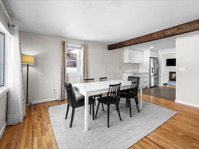 17 Swallow Street, Teaticket, MA 02536