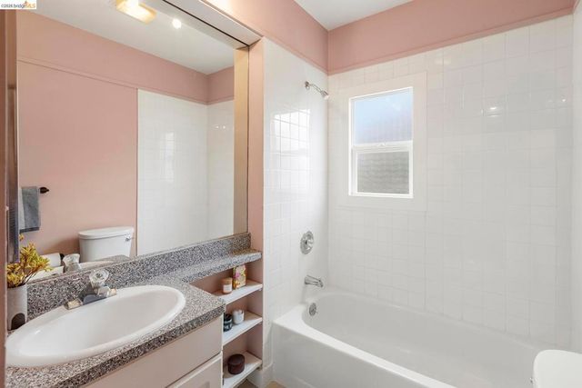 4025 Webster St, Oakland, CA 94609