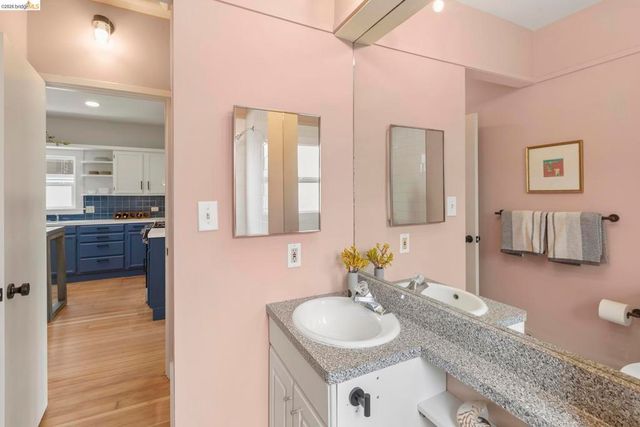 4025 Webster St, Oakland, CA 94609