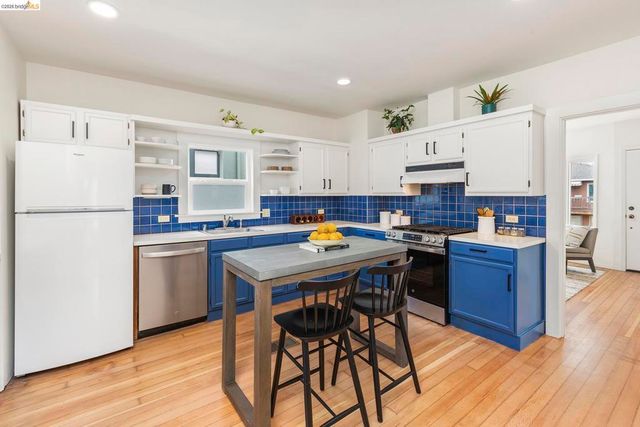 4025 Webster St, Oakland, CA 94609