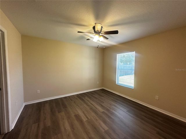 18 PINE CIRCLE, Ocala, FL 34472