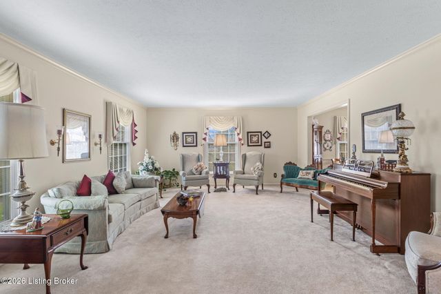 3216 Chenoweth Run Rd, Louisville, KY 40299