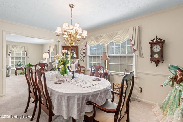 3216 Chenoweth Run Rd, Louisville, KY 40299