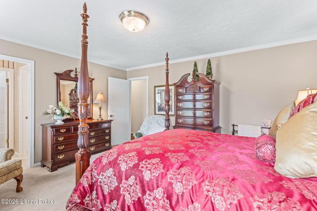 3216 Chenoweth Run Rd, Louisville, KY 40299