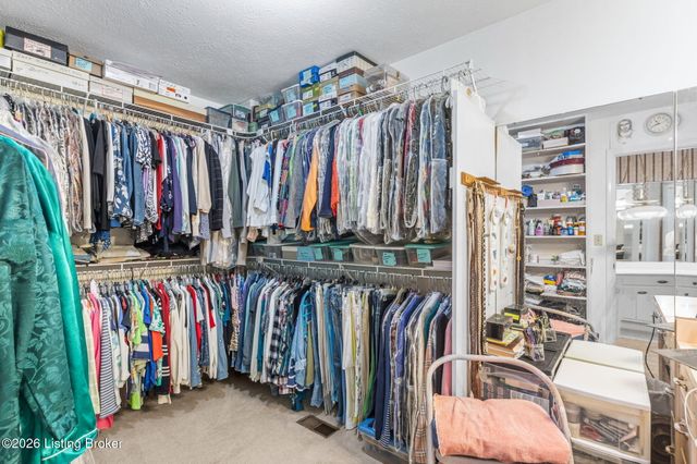 3216 Chenoweth Run Rd, Louisville, KY 40299