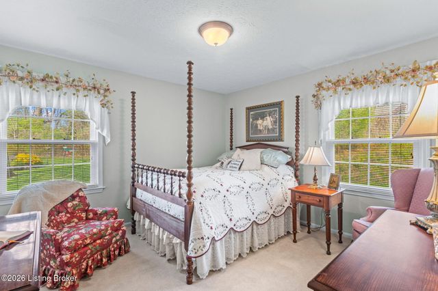 3216 Chenoweth Run Rd, Louisville, KY 40299