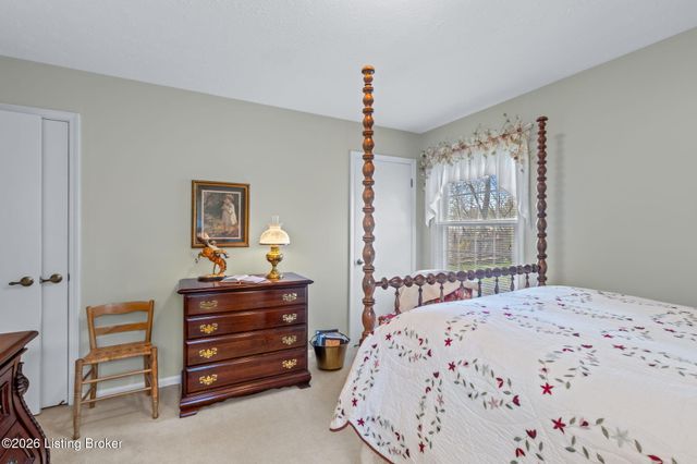 3216 Chenoweth Run Rd, Louisville, KY 40299