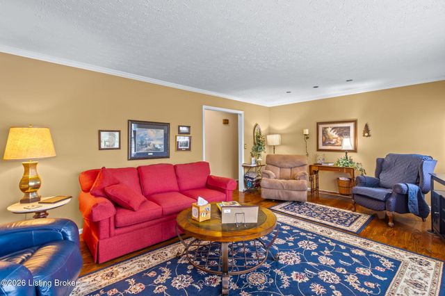 3216 Chenoweth Run Rd, Louisville, KY 40299