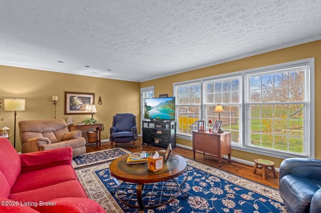 3216 Chenoweth Run Rd, Louisville, KY 40299