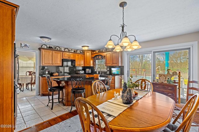 3216 Chenoweth Run Rd, Louisville, KY 40299