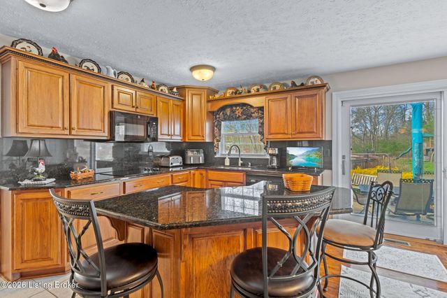 3216 Chenoweth Run Rd, Louisville, KY 40299