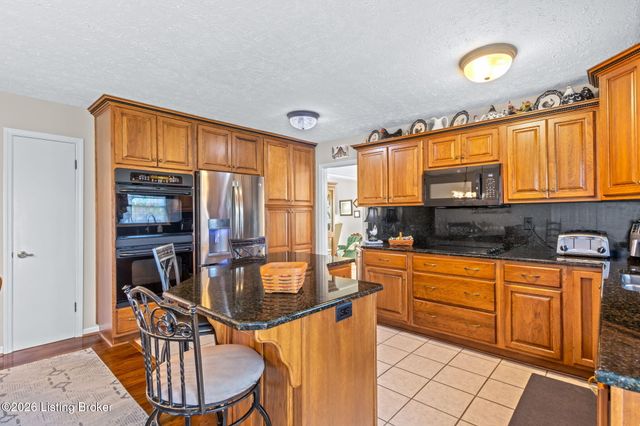 3216 Chenoweth Run Rd, Louisville, KY 40299