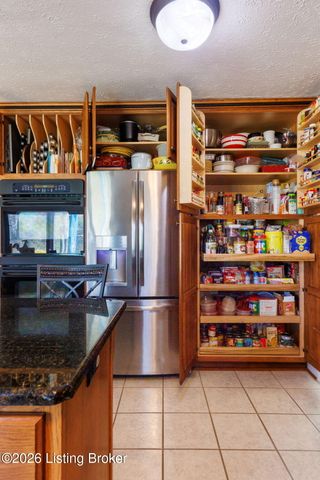 3216 Chenoweth Run Rd, Louisville, KY 40299