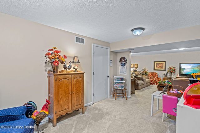 3216 Chenoweth Run Rd, Louisville, KY 40299