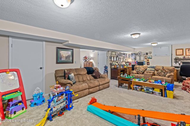 3216 Chenoweth Run Rd, Louisville, KY 40299