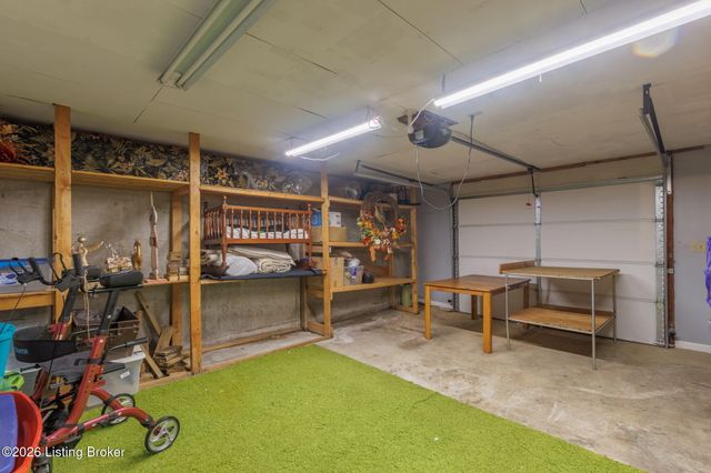 3216 Chenoweth Run Rd, Louisville, KY 40299