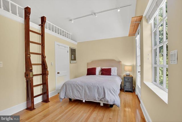 2515 N JEFFERSON ST N, Arlington, VA 22207