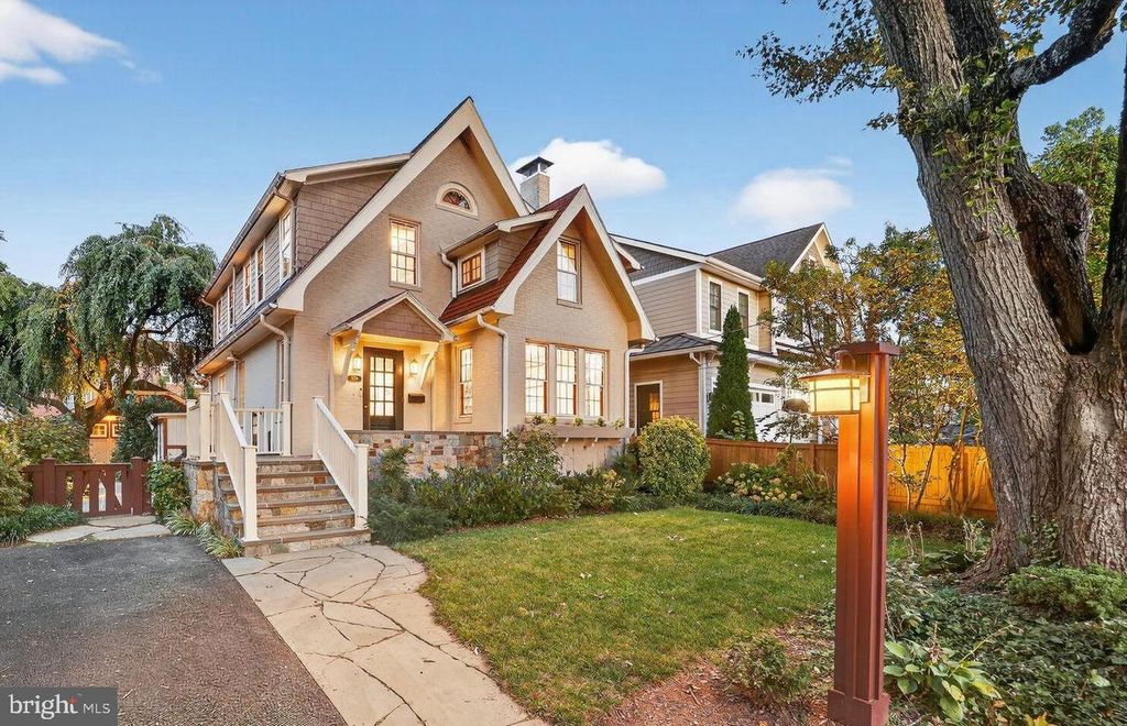 2515 N JEFFERSON ST N, Arlington, VA 22207