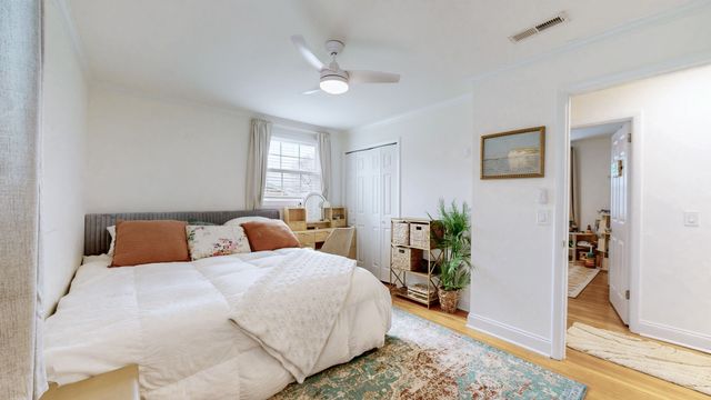 605 Des Moines Dr, Hermitage, TN 37076