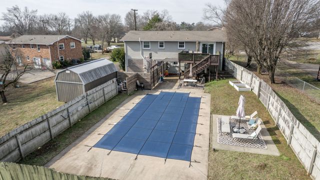 605 Des Moines Dr, Hermitage, TN 37076