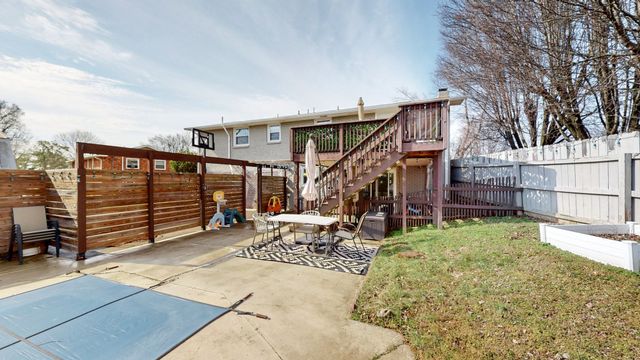 605 Des Moines Dr, Hermitage, TN 37076