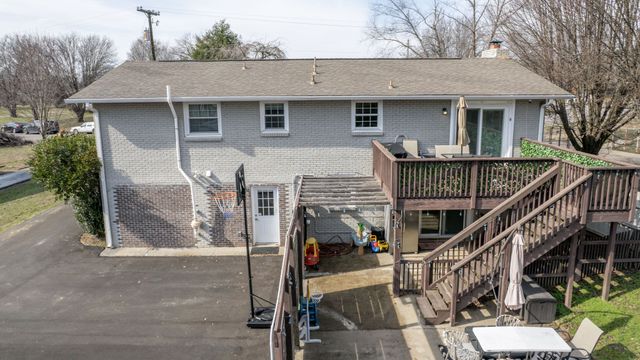 605 Des Moines Dr, Hermitage, TN 37076