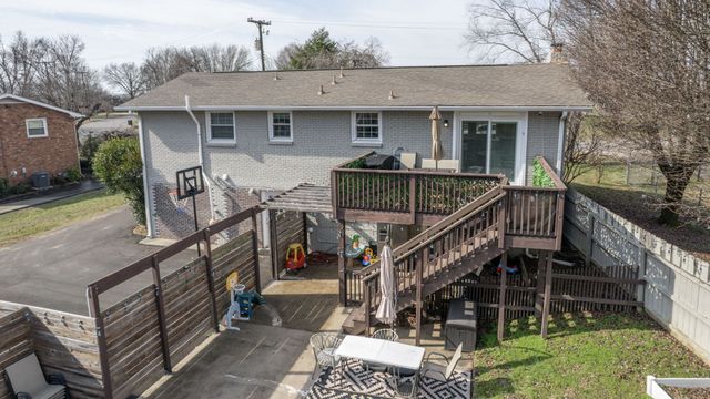 605 Des Moines Dr, Hermitage, TN 37076