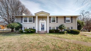 605 Des Moines Dr, Hermitage, TN 37076