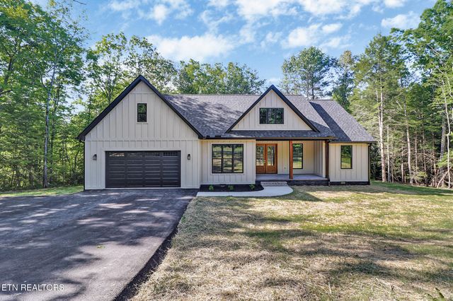 1452 Model Farm Rd, Jamestown, TN 38556