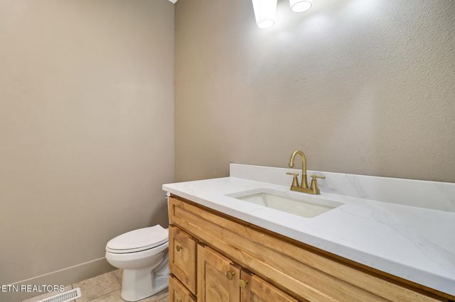 1452 Model Farm Rd, Jamestown, TN 38556