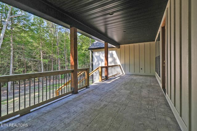 1452 Model Farm Rd, Jamestown, TN 38556
