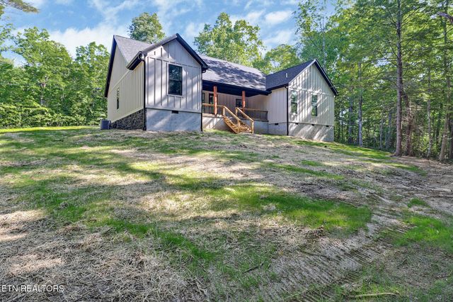 1452 Model Farm Rd, Jamestown, TN 38556