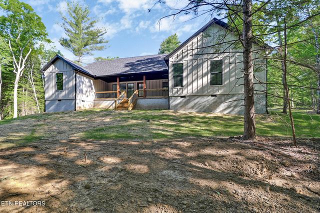 1452 Model Farm Rd, Jamestown, TN 38556
