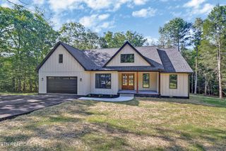 1452 Model Farm Rd, Jamestown, TN 38556