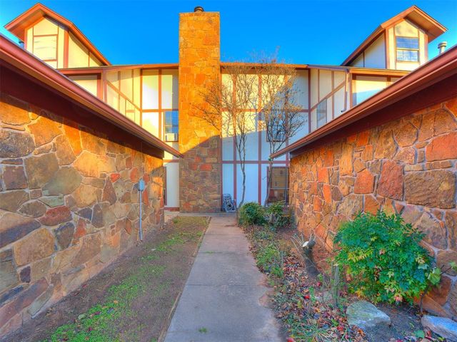 728 Rockridge Circle, Edmond, OK 73034