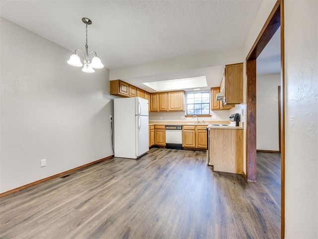 728 Rockridge Circle, Edmond, OK 73034