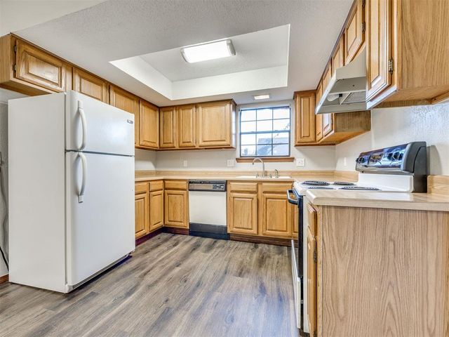 728 Rockridge Circle, Edmond, OK 73034