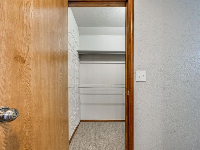 728 Rockridge Circle, Edmond, OK 73034