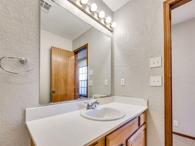 728 Rockridge Circle, Edmond, OK 73034