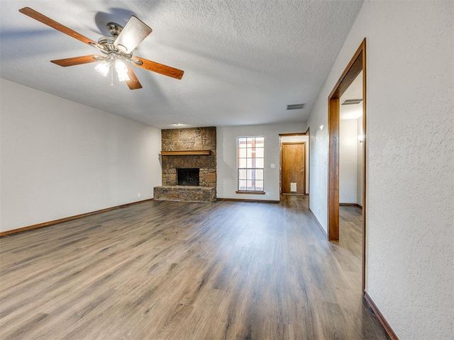 728 Rockridge Circle, Edmond, OK 73034