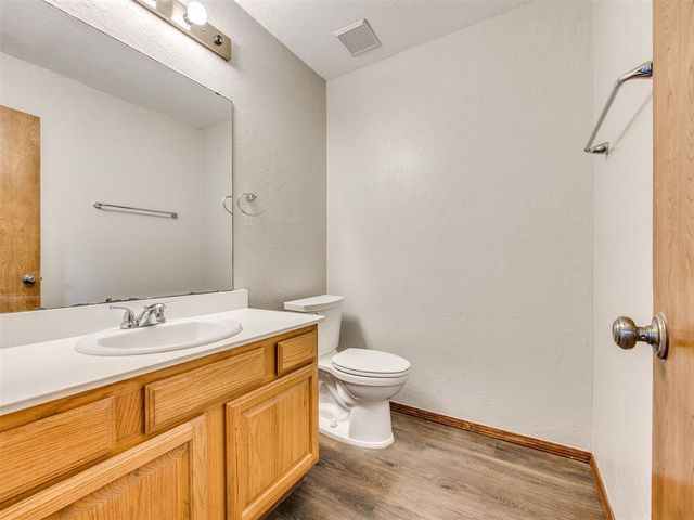 728 Rockridge Circle, Edmond, OK 73034