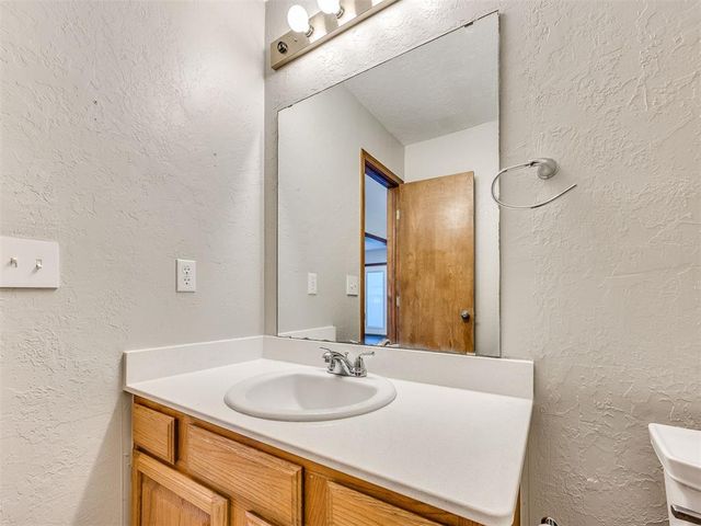 728 Rockridge Circle, Edmond, OK 73034