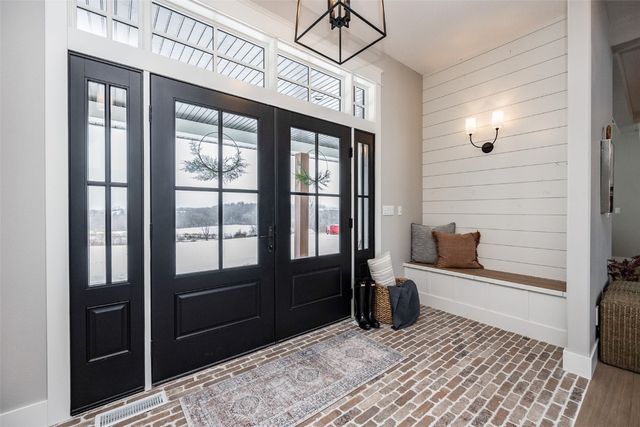 3014 Forest Ridge Drive NE, Swisher, IA 52338