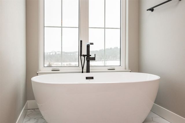 3014 Forest Ridge Drive NE, Swisher, IA 52338