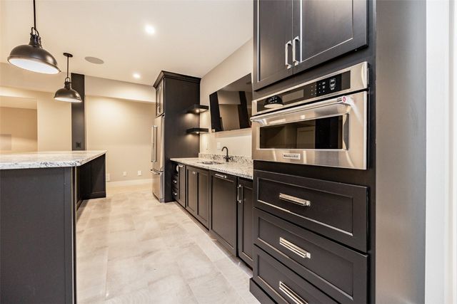 3014 Forest Ridge Drive NE, Swisher, IA 52338