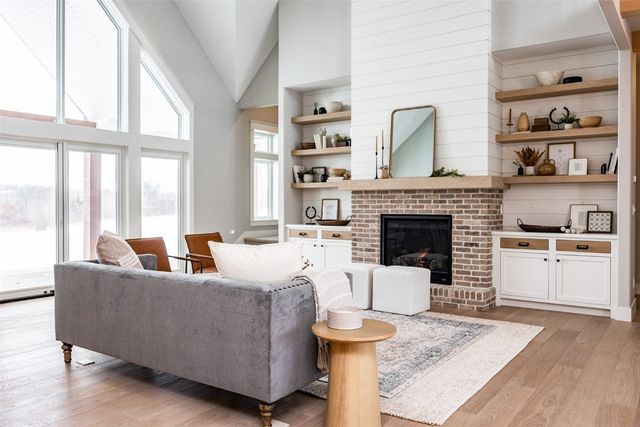 3014 Forest Ridge Drive NE, Swisher, IA 52338