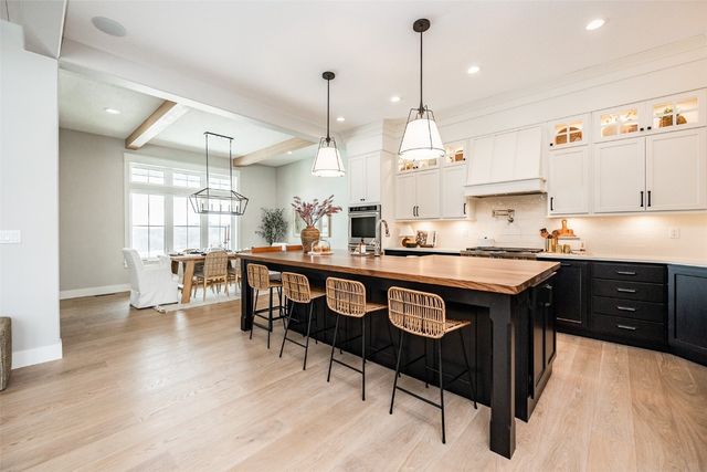 3014 Forest Ridge Drive NE, Swisher, IA 52338