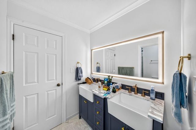 2208 Cambridge Drive, Goshen, IN 46528